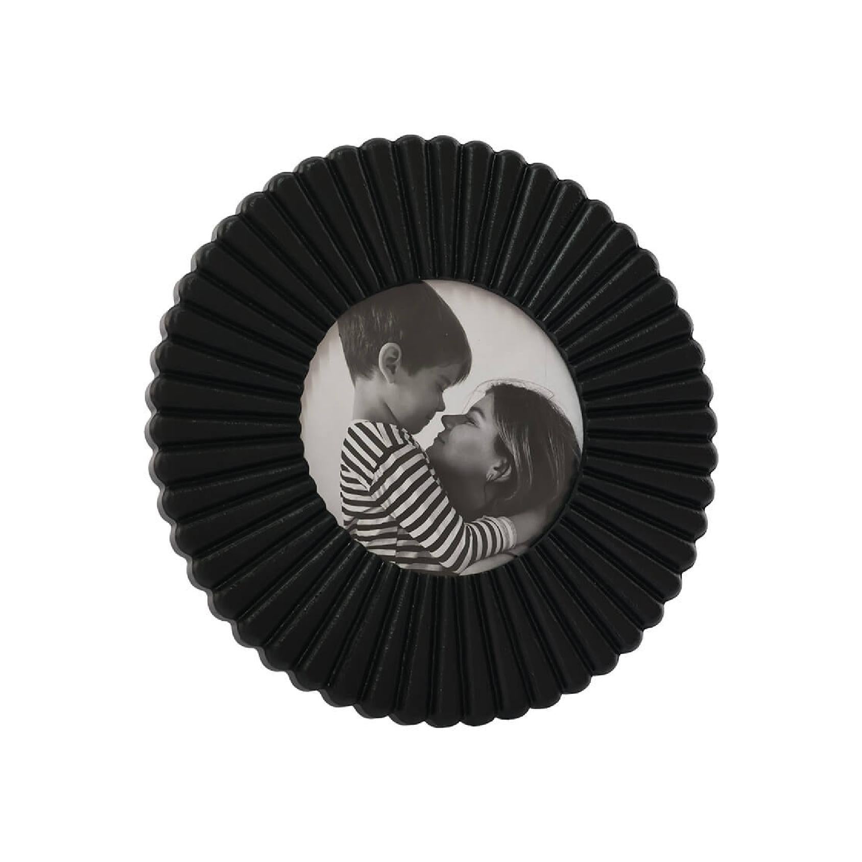 Black ripple picture frame