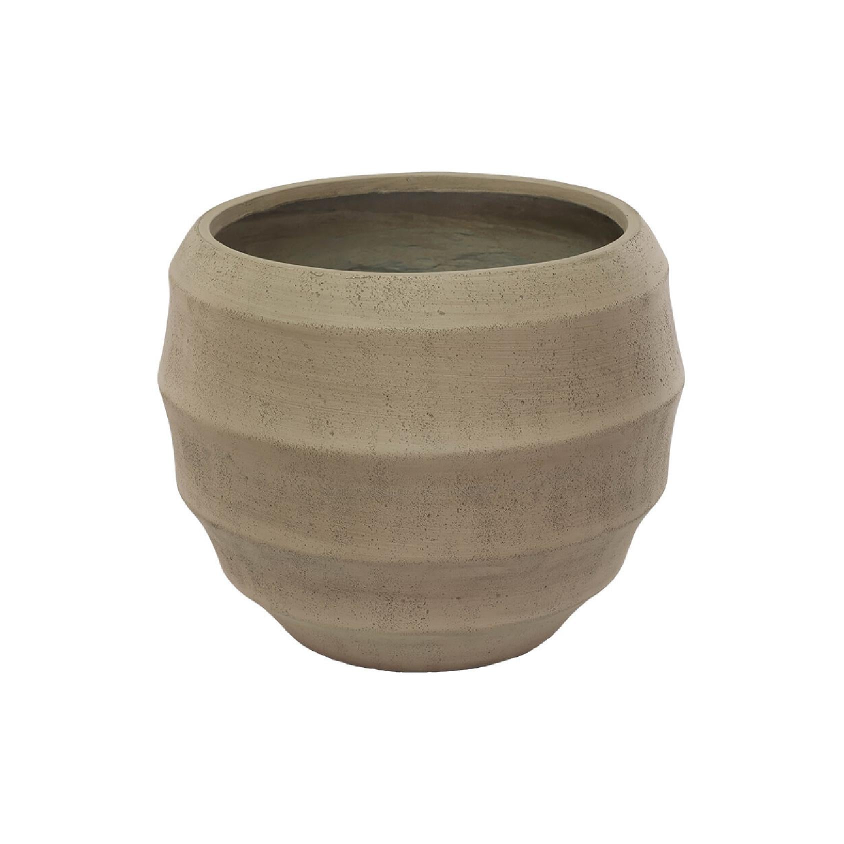 Beige fibrestone planter with ripples