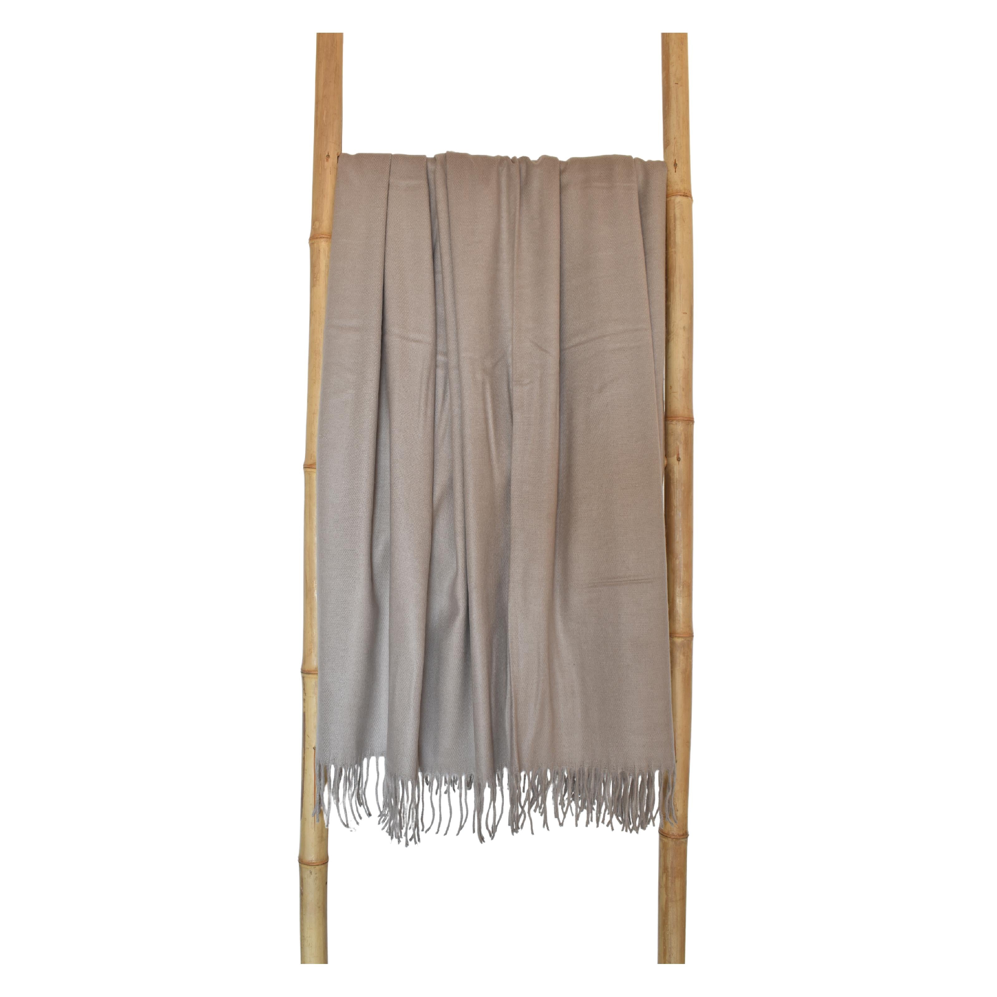 Cobblestone melody throw