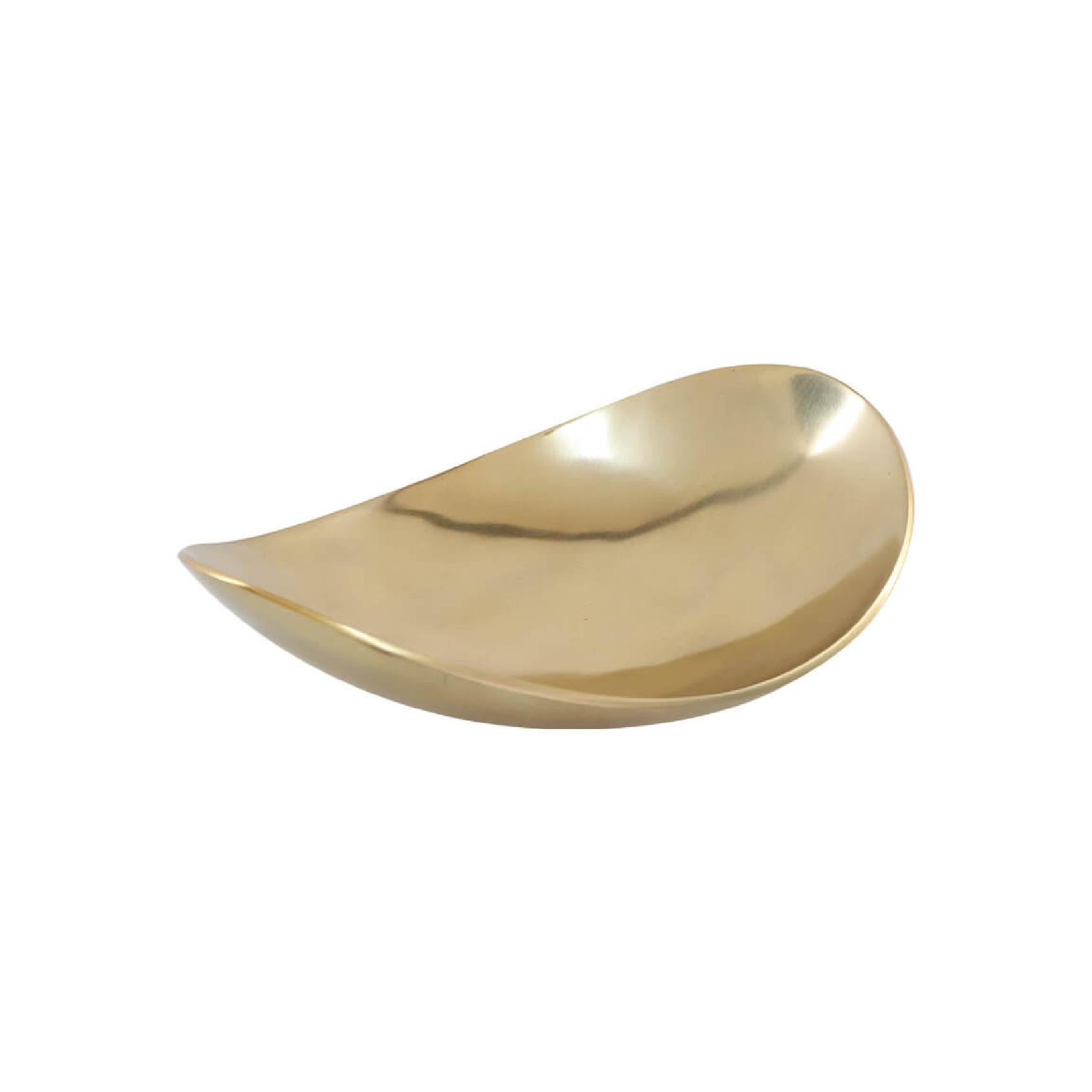 Metallic gold bowl with freeform shape