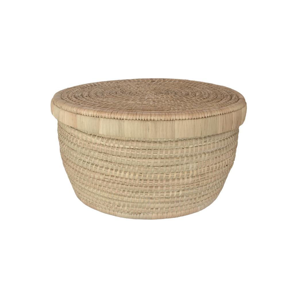 Flat woven basket with lid