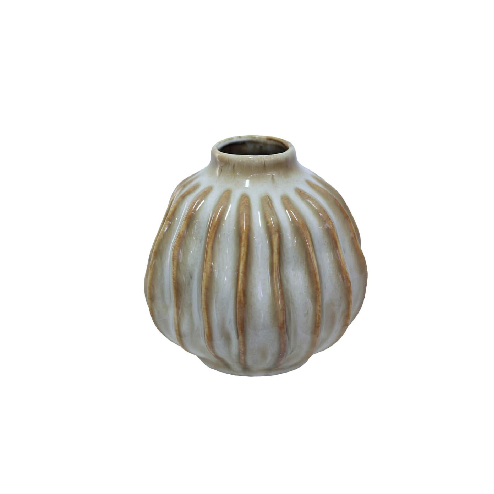 Round ceramic vase with a ribbed pattern